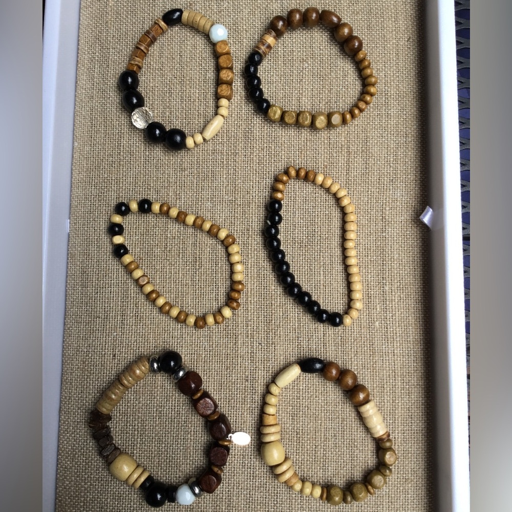 Cookie Lee Wood Necklaces & Bracelets Set. - Picture 4 of 11